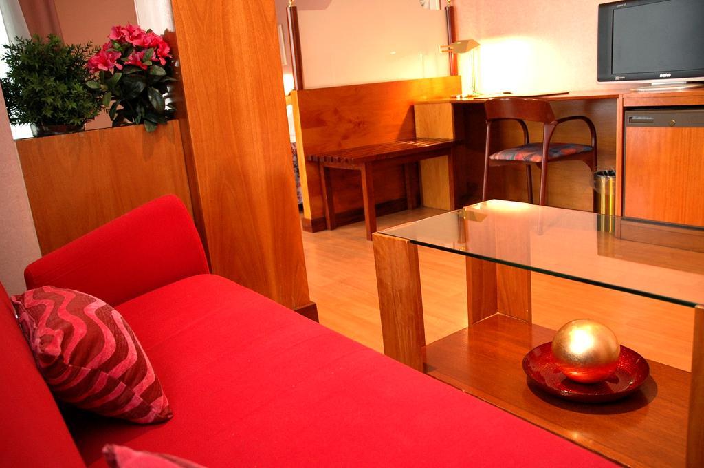 Hotel Arumí Santa Eugenia de Berga Pokoj fotografie