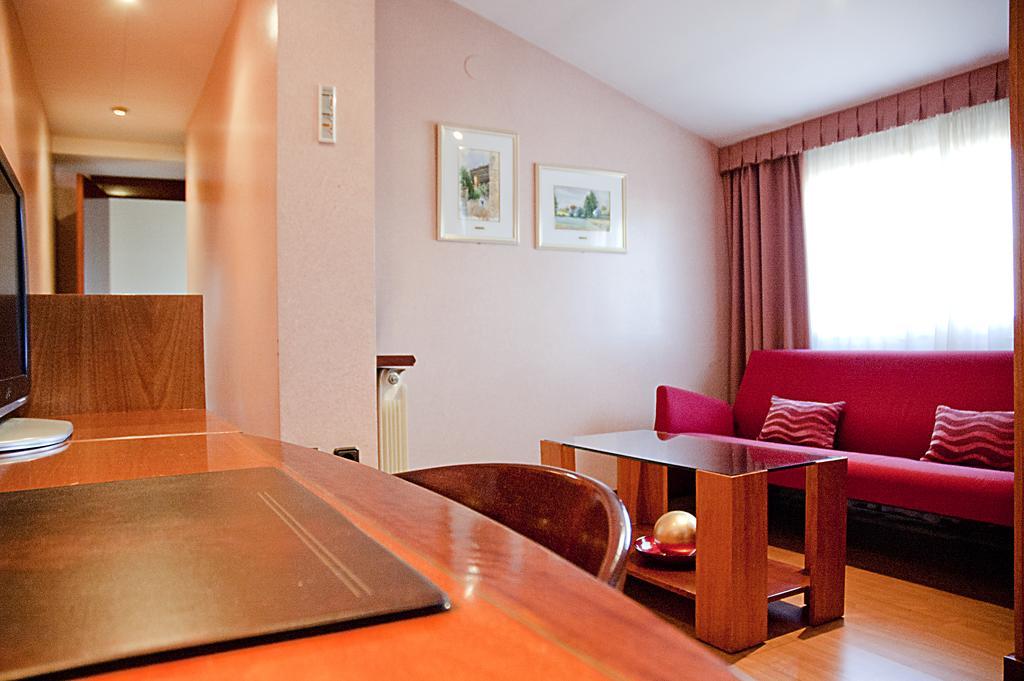 Hotel Arumí Santa Eugenia de Berga Pokoj fotografie